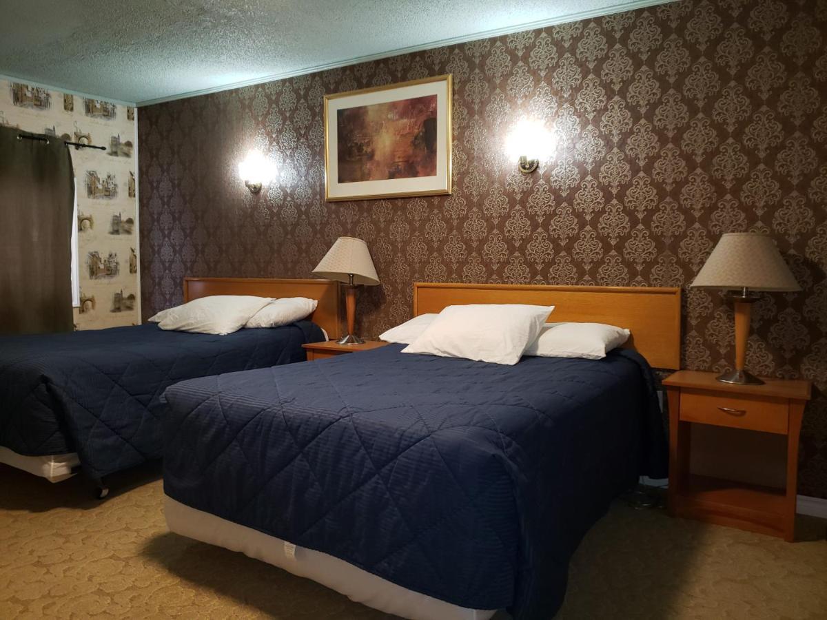 Neepawa Motel Екстер'єр фото