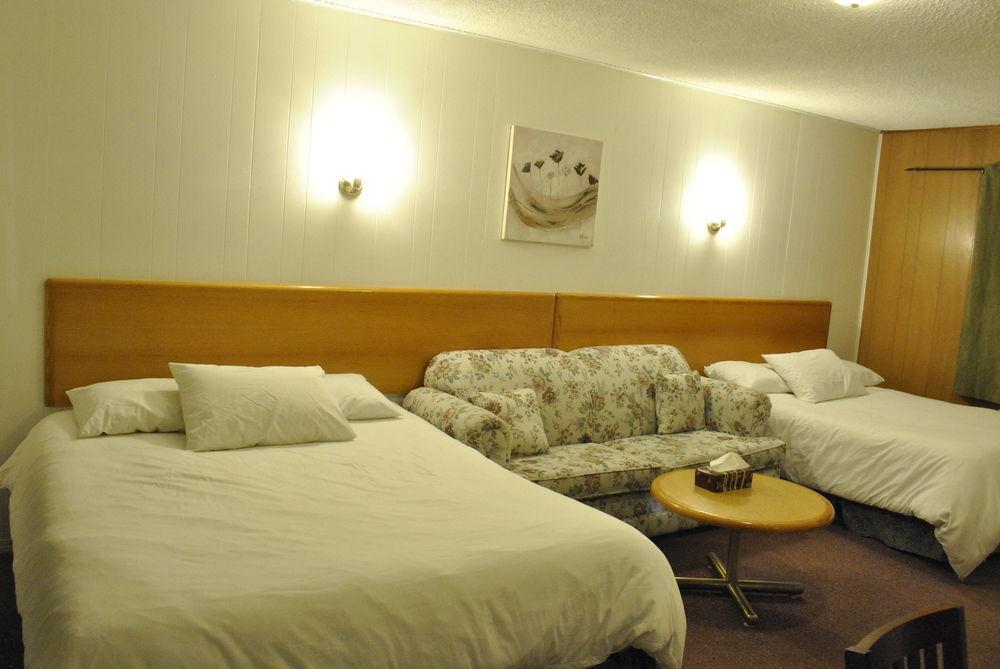 Neepawa Motel Екстер'єр фото