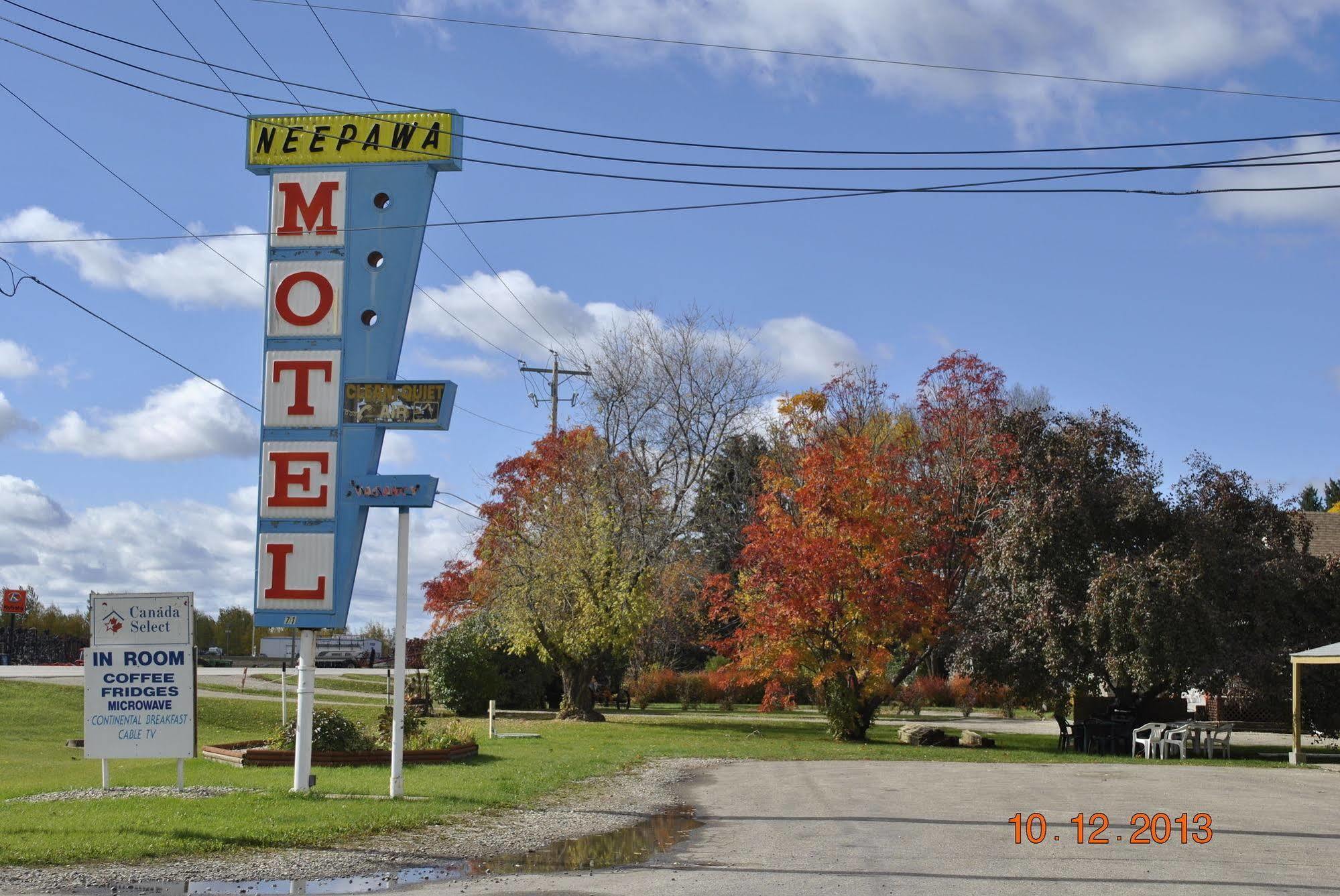 Neepawa Motel Екстер'єр фото