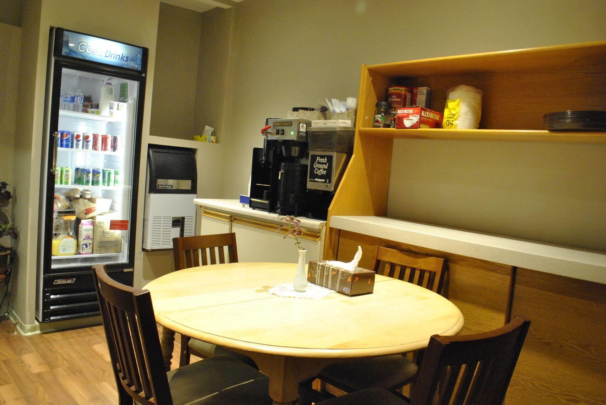 Neepawa Motel Екстер'єр фото